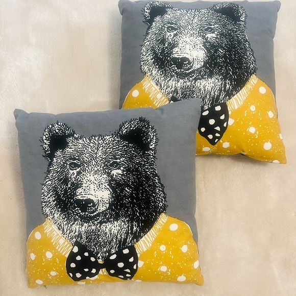 Grizzly Bear 🐻 Decorative Pillow Set of 2 NWOT - Picture 7 of 10